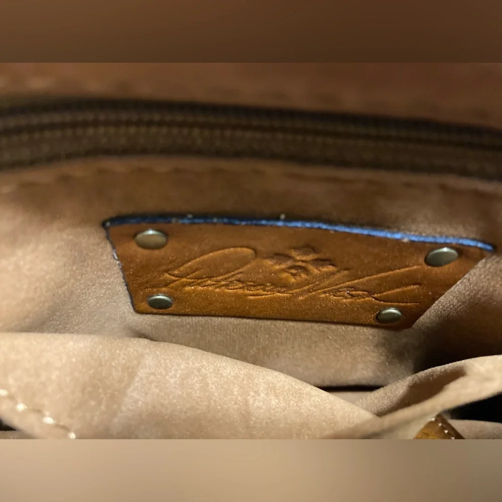 💛TODAY***$32***NWOT Patricia Nash brown embossed floral leather wristlet. - Picture 6 of 7